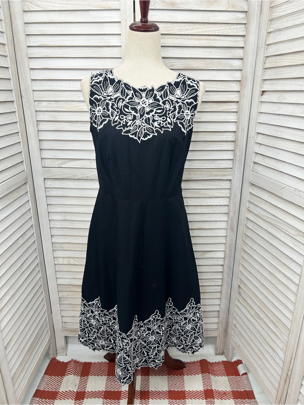 Talbots Black Sleeveless Dress Size 6 with White Floral Embroidery